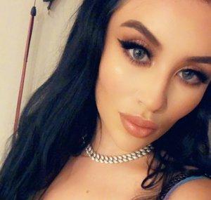 Dani Santa Cruz (makeupartistdani)