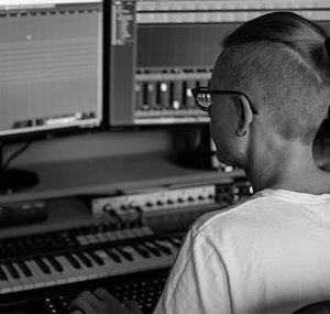 Alexander Nakarada - CreatorChords