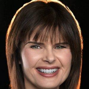 Carrie Genzel