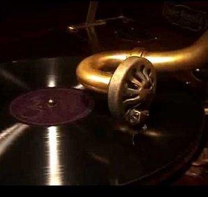VictrolaCredenza