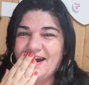 Tati ensinando with much love
