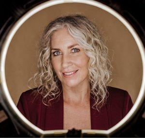 Lauriely Taylor Makeup & Style 