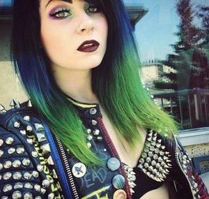Livingdeadgirll