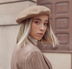 Rebeca Stones