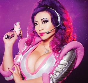 Yaya Han