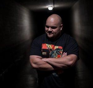 Dan Lee Explores