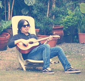 ginoplaysguitar