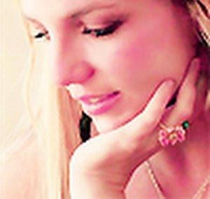 BritneySpearsAngelix