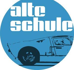 Alte Schule - die goldene Ära des Automobils