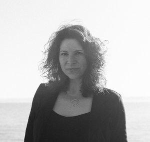 Kris Delmhorst