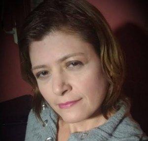 VIVIENDO ENTRE DIMENSIONES (Silvia Ledezma Ch)
