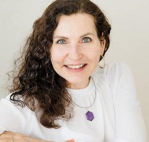 Silvia Suryodaya Grupp Offiziell