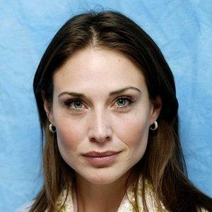 Claire Forlani