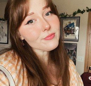 Savannah Lawton