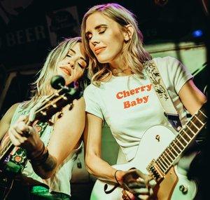 Danni & Kris (Danni & Kris)
