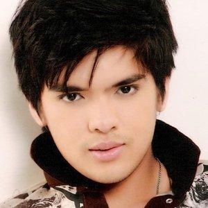 Oliver Aquino