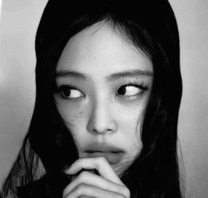 JENNIE
