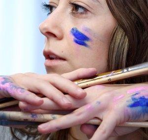 Fee spuckt Farbe