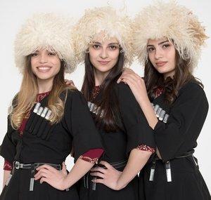 Trio Mandili