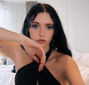 Holly Laing