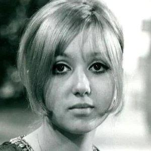 Adrienne Posta